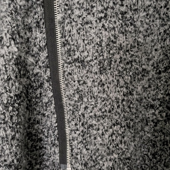 H&M Sweater With Zipper - Picture 8 of 8